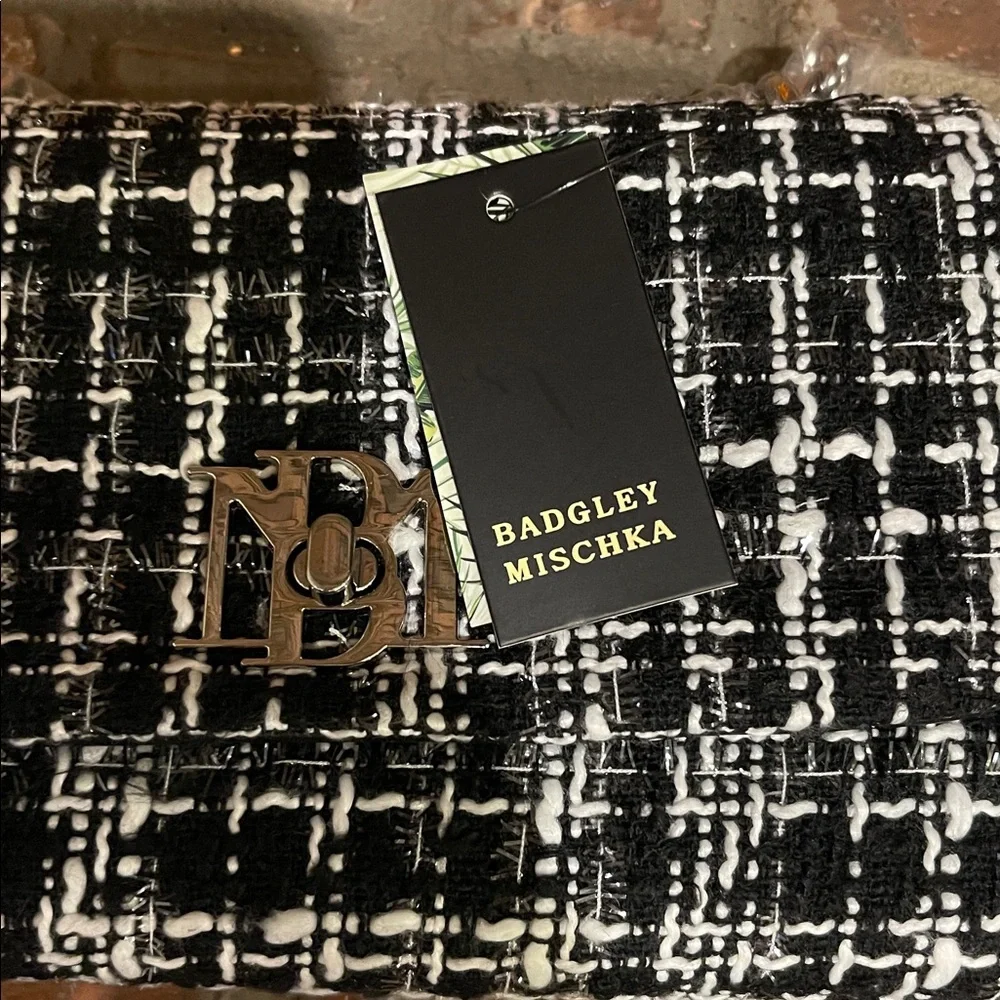 Chic Tweed Chain Crossbody Bag Badgley Mischka